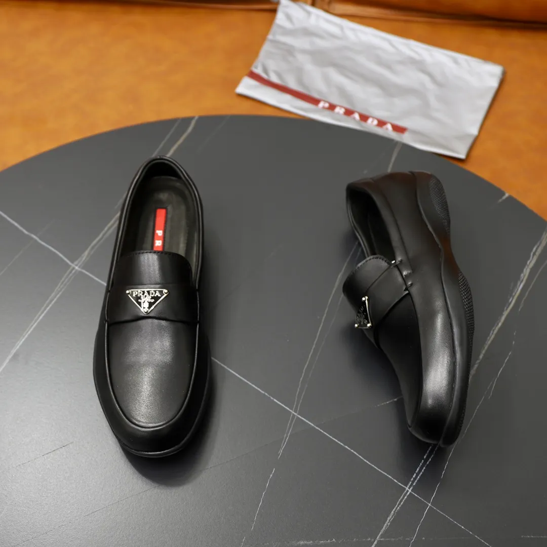Factory price: 600💰Top original order Brand: PRADA (Prada) Standard code: Men's size 38/44 (45 can be customized) Grade: Same as the official website Material: Original cowhide surface, cowhide lining, original wear-resistant soft outsole Style category: Business casual slip-on shoes, young fashion, European and American trends, British style Color: actual picture color